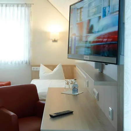 Zur Sonne فندق 3*